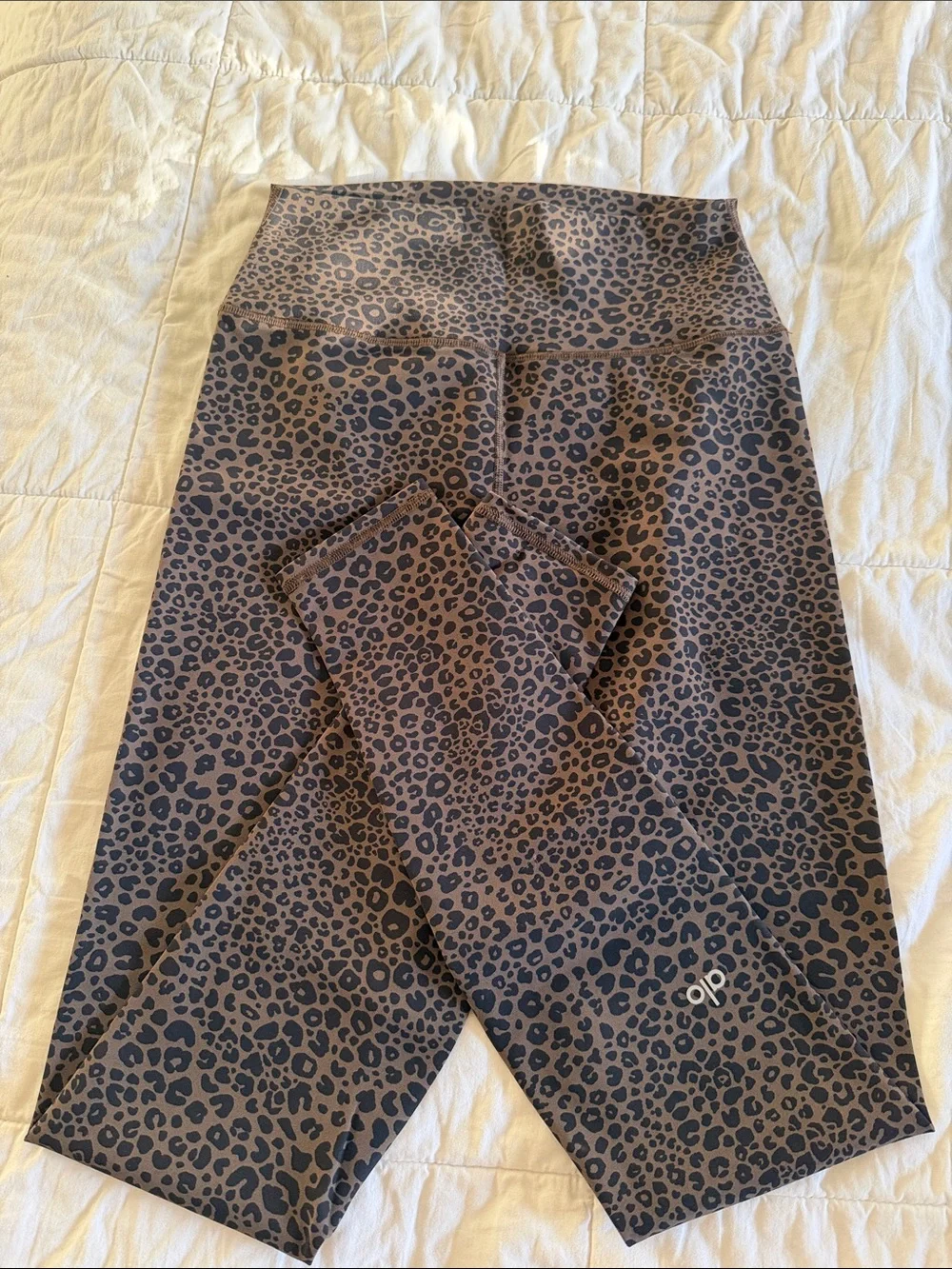 ALO Yoga Vapor Leopard legging: full length, high waisted